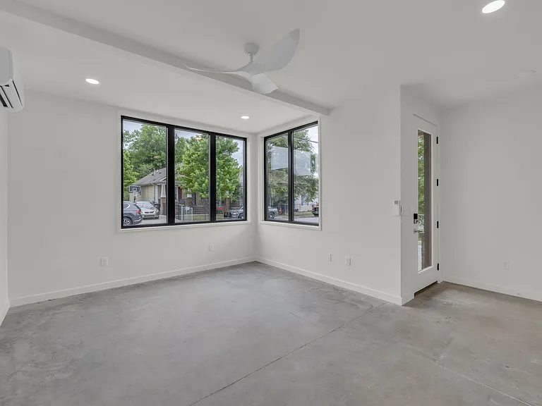 1130 E 14th St #104 — Photo 14