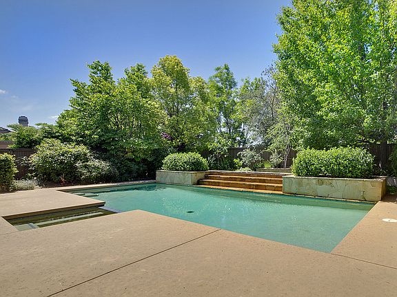 3rd image of 4092 Avellano Dr