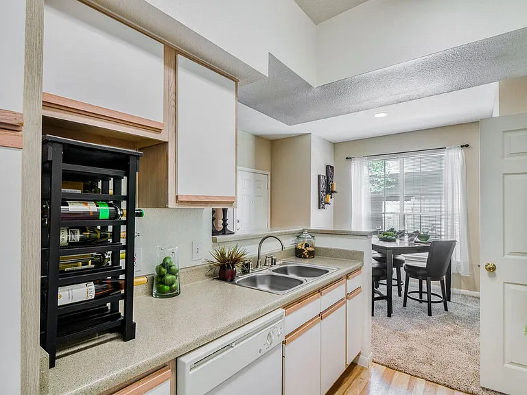 Farnham Park Apartments — Photo 14