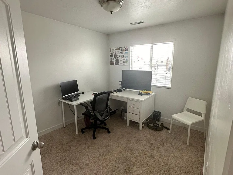 82 E Legacy Pkwy S — Photo 11