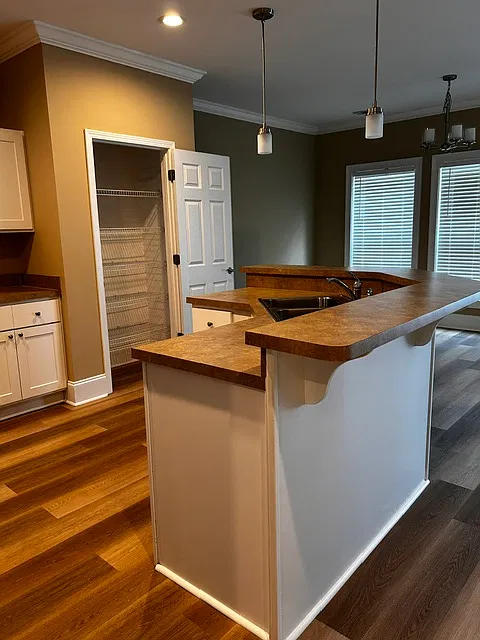 702 Kendal Ct — Photo 4