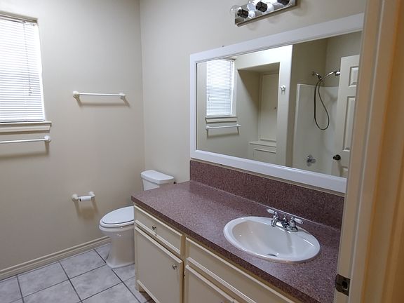 3rd image of 129 E Mosley Ln