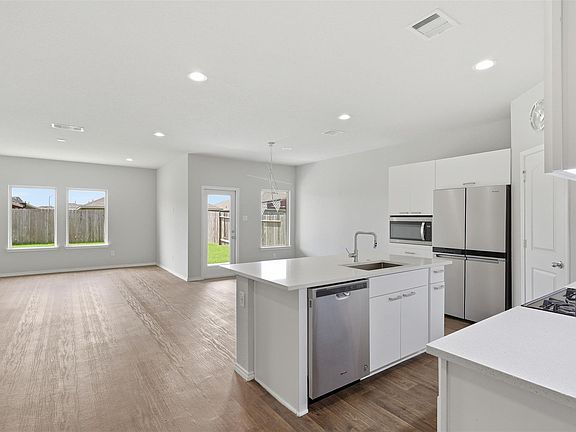 3rd image of 21523 Victoria Harbor Dr