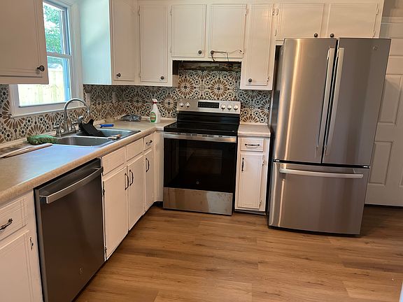 Newly Renovated Kitchen