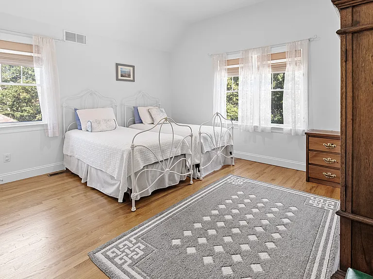 565 Wainscott Northwest Rd — Photo 17