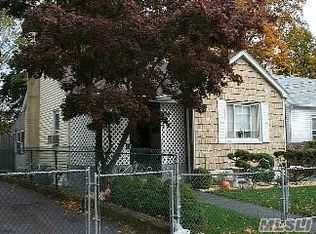 301 Chester St, Uniondale, NY 11553