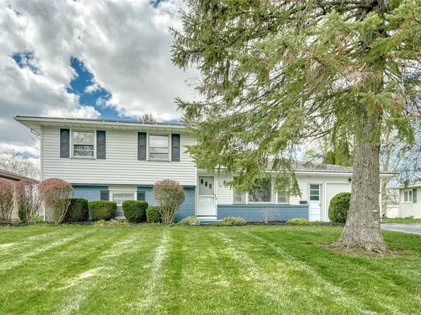 31 Appian Dr, Rochester, NY 14606