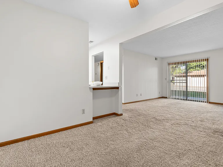 Swanson Court Apartments — Photo 9