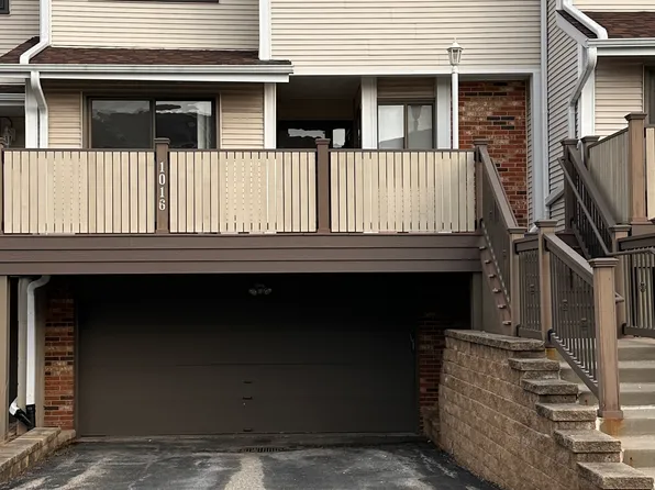 1016 Sussex Dr, Northbrook, IL 60062