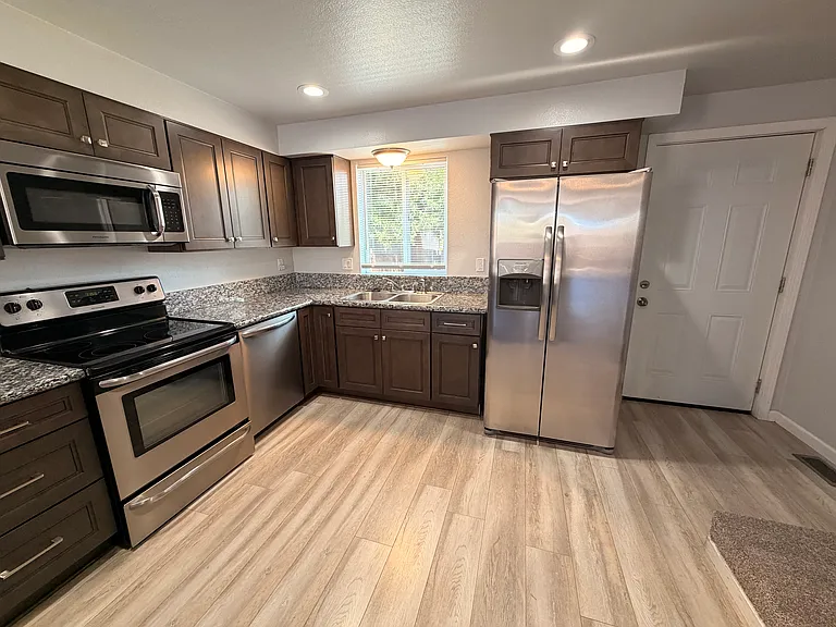 319 Thoma St #A — Photo 9