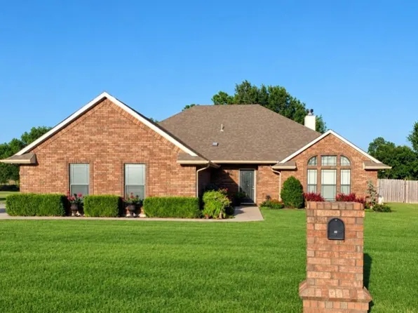 98 NW Mountain Ridge Dr, Lawton, OK 73507