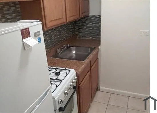 1 bed, 900 sqft, $2,100 — Photo 2