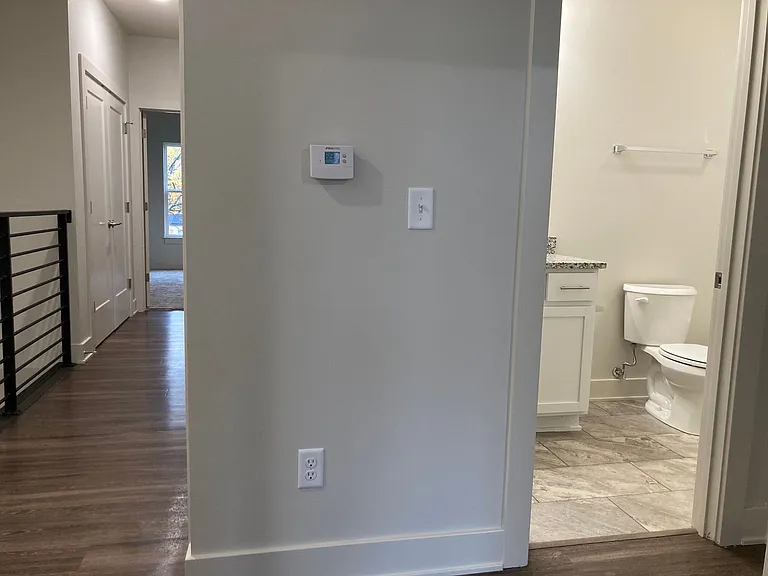 312 Lincoln St — Photo 34