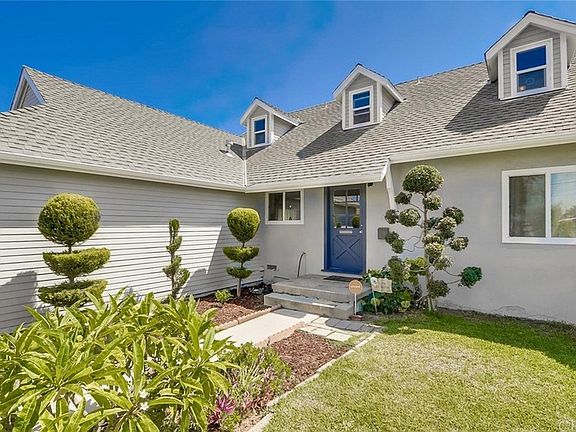 3rd image of 8458 Phlox Dr
