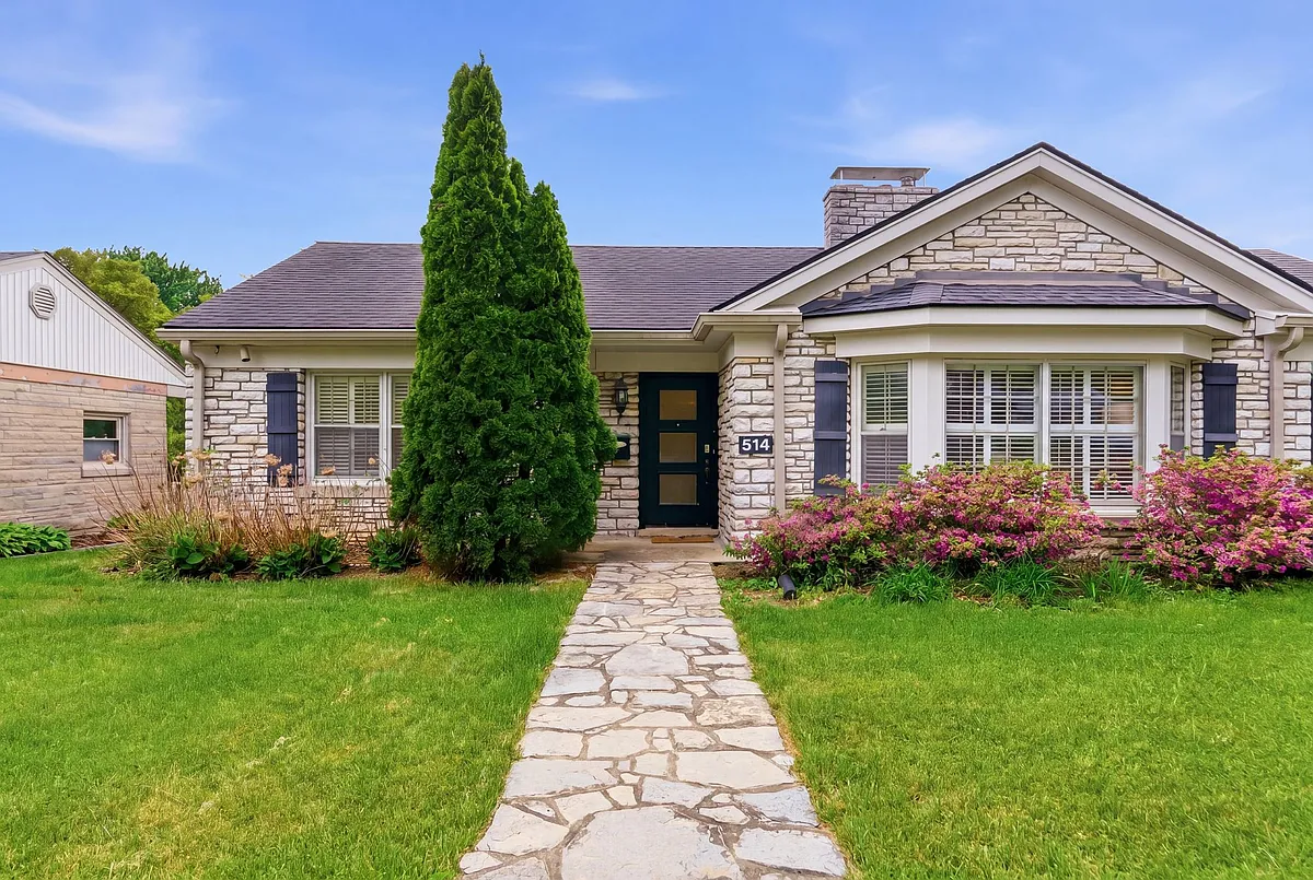 Building Photo - 514 Springhill Dr