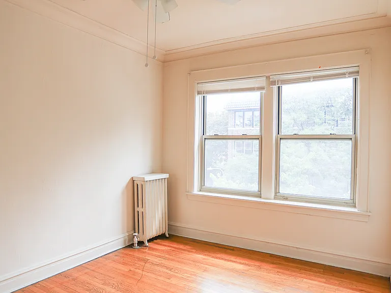1201 W Waveland Ave #3 — Photo 3
