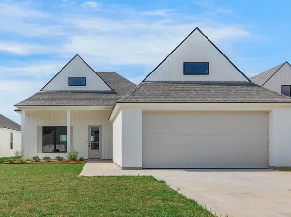201 Queenstown Ave, Youngsville, LA 70592