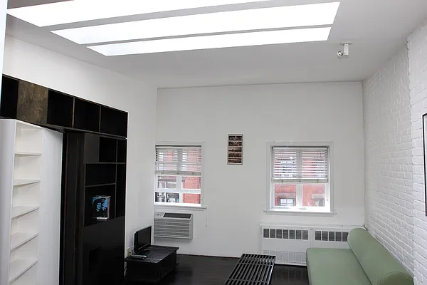 Rented by New York Manhattan Real Estate Incorporated | media 21