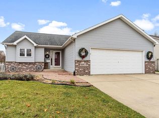 8607 Queensbury Ln, Sturtevant, WI 53177