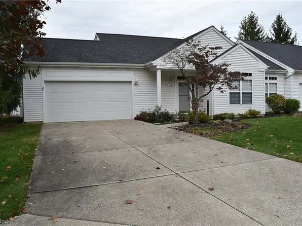 3451 E Prescott Cir, Cuyahoga Falls, OH 44223