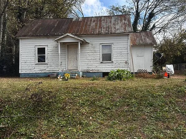 102 Holmes St, Laurens, SC 29360