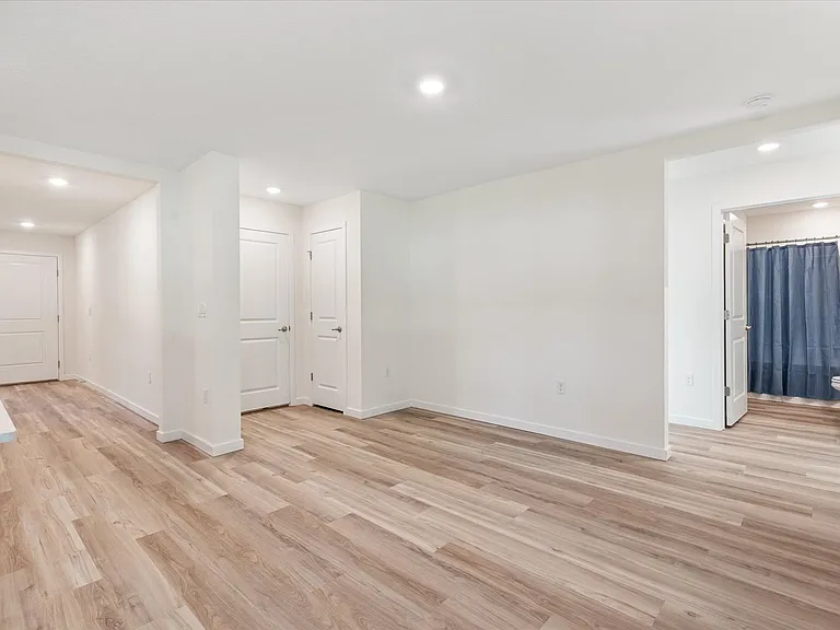 8781 Triumph Cir — Photo 14