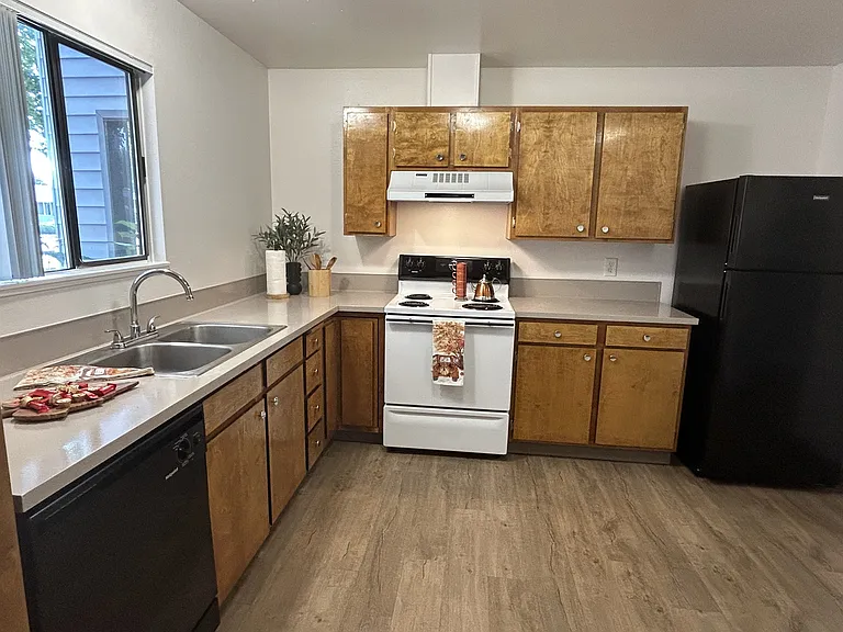 Sawyer Pointe Apartments — Photo 5