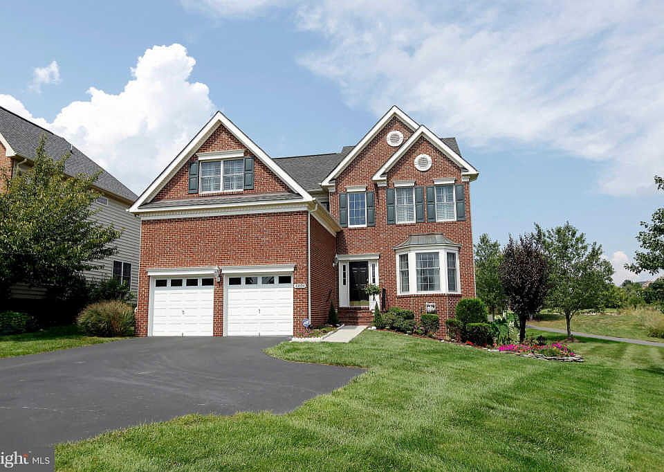 1st image of 43394 La Belle Pl