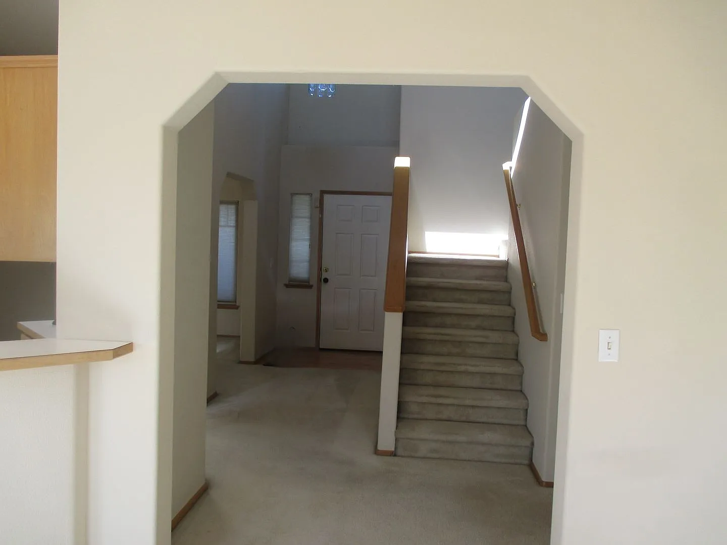 Beautiful 3 Bed 2.5 Bath in Tacoma — Photo 3