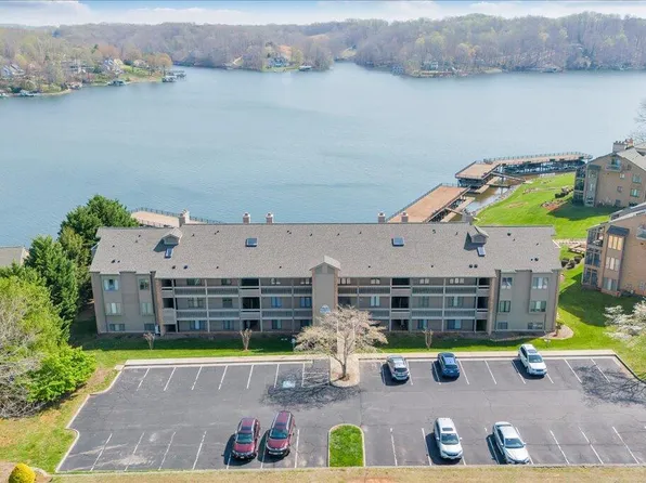 835 Gangplank Rd Unit 113, Moneta, VA 24121