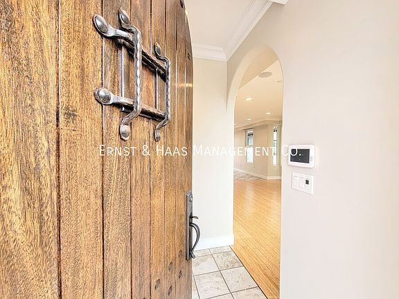3rd image of 1846 Benecia Ave