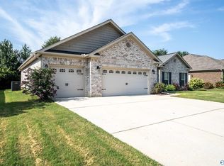 8542 Rolling Oaks Dr SE, Owens Cross Roads, AL 35763