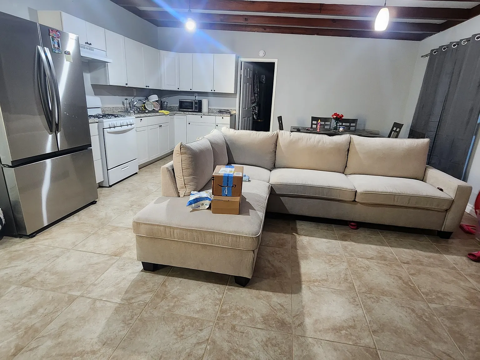 1 bed, 900 sqft, $1,800 — Photo 3