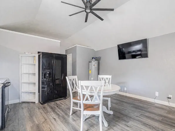 1353 Brushy Creek Dr, Lakehills, TX 78063