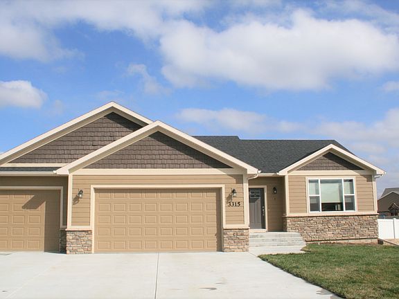 2nd image of 3315 Hidalgo Dr