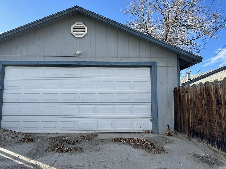 2nd image of 655 Churchill St