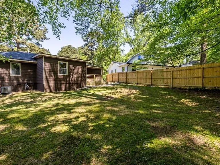 2752 Marco Dr NW — Photo 37