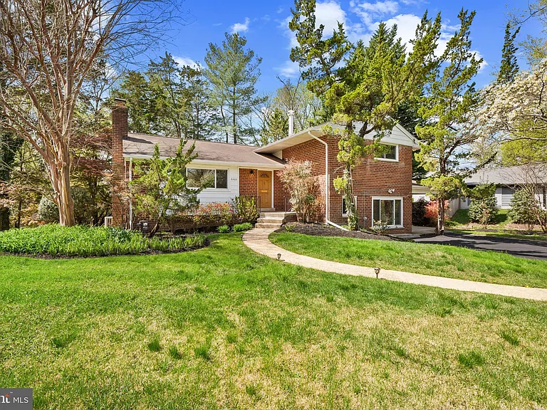 6523 Kerns Rd — Photo 3