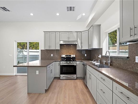 3rd image of 6203 Willowcrest Ave