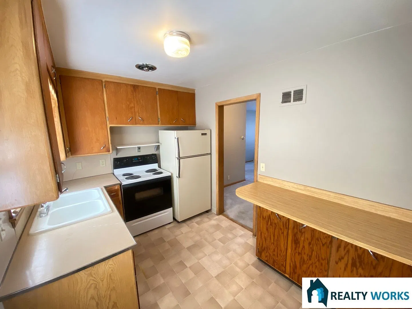 4421 Calvert Street — Photo 4