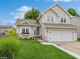 3401 Brook Ridge Ct, Des Moines, IA 50317