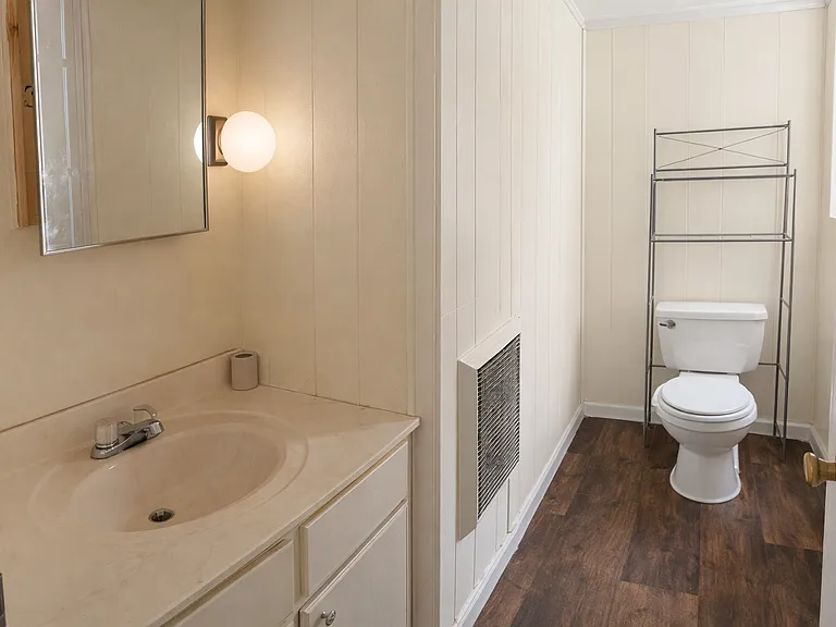 128 Hodges Ave — Photo 8