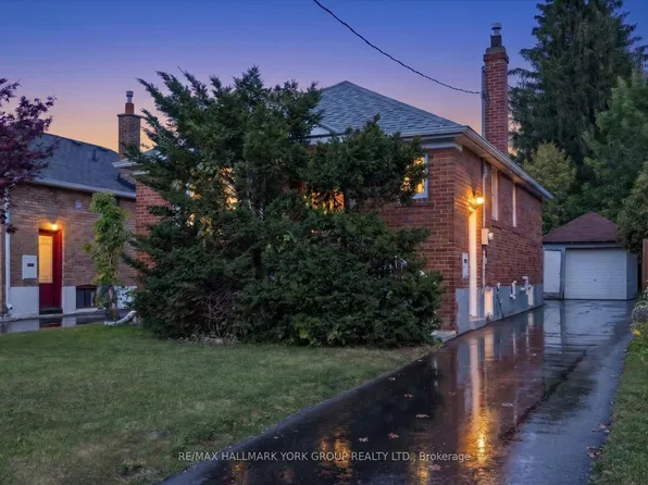 45 17th St, Toronto, ON M8V 3K2