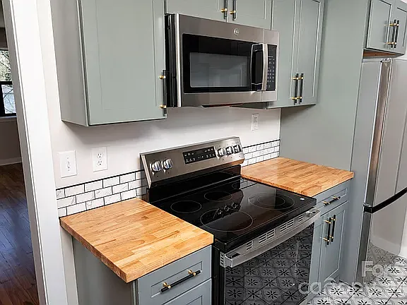 615 Biltmore Ave #T8 — Photo 7