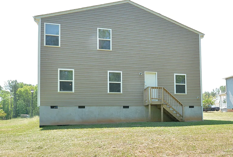 178 Mariposa Ln — Photo 2