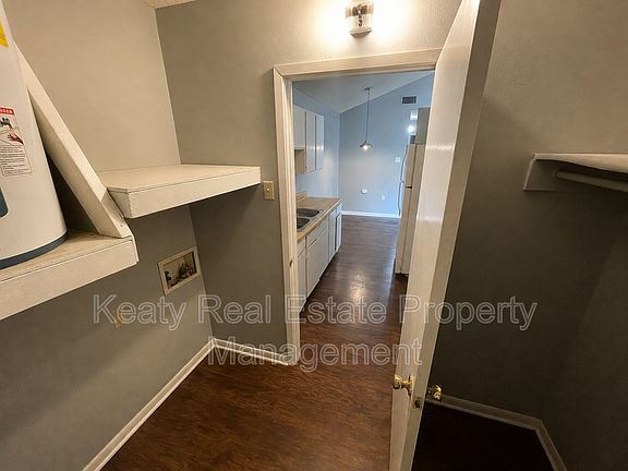 5th image of 405 Fox Run Ave #2