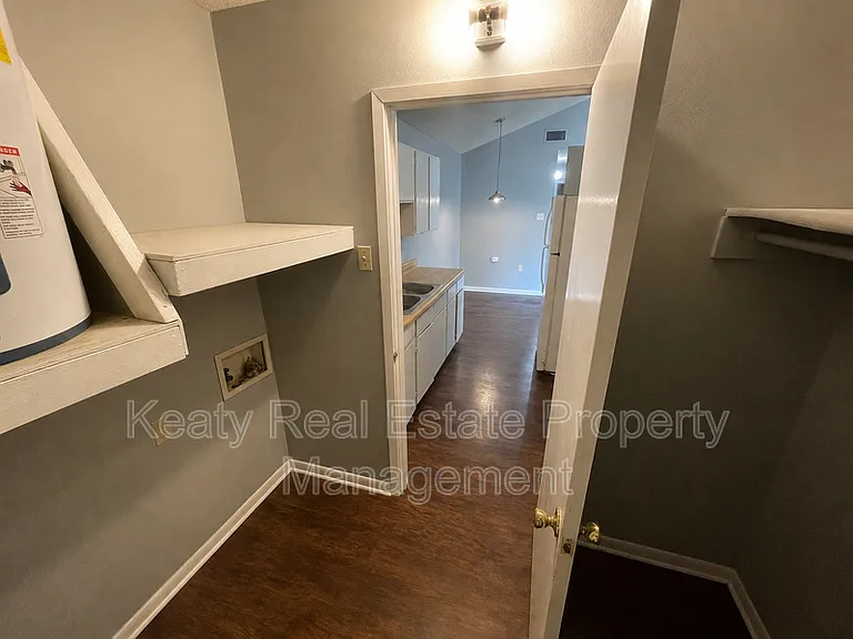 405 Fox Run Ave #2 — Photo 5