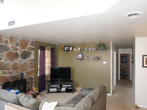 3rd image of 200 Wheatsheaf Ln