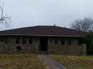 941 Clear Springs Dr, Desoto, TX 75115
