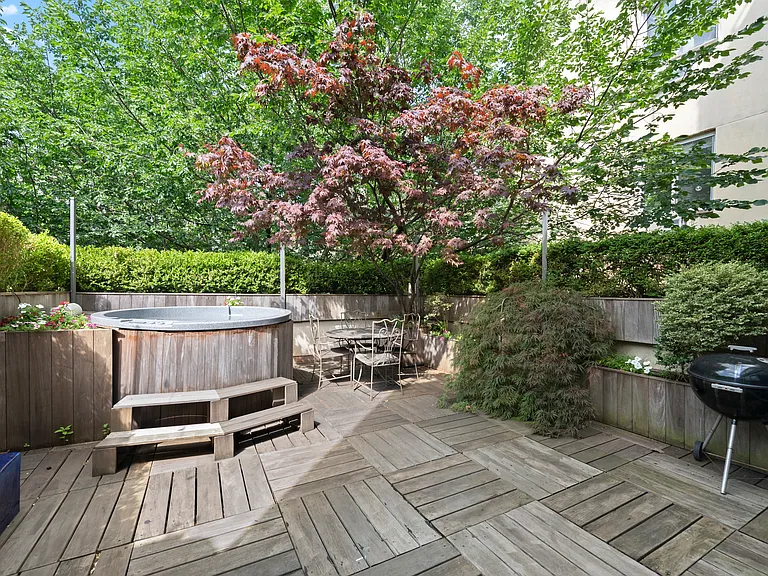 317 E 8th St #QUAD — Photo 12